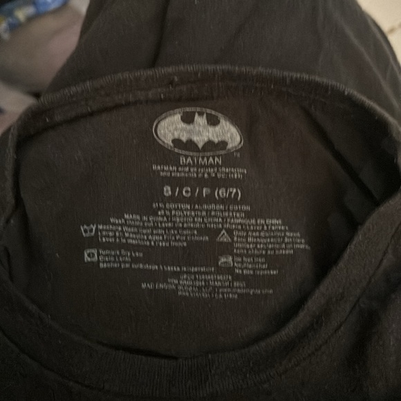 Batman symbol tshirt. - Picture 4 of 4